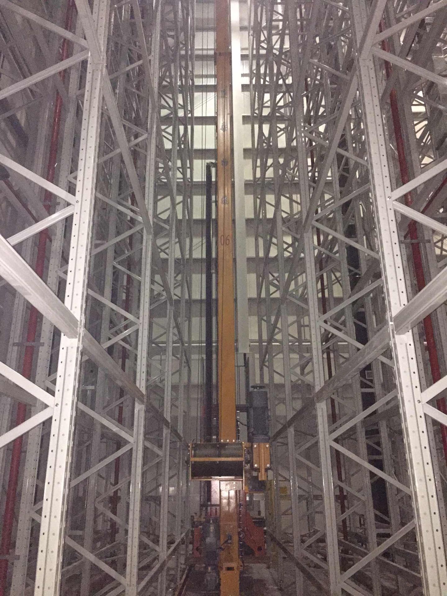 從人工到自動,從平面到立體:立體貨架的進化與倉儲行業的蛻變