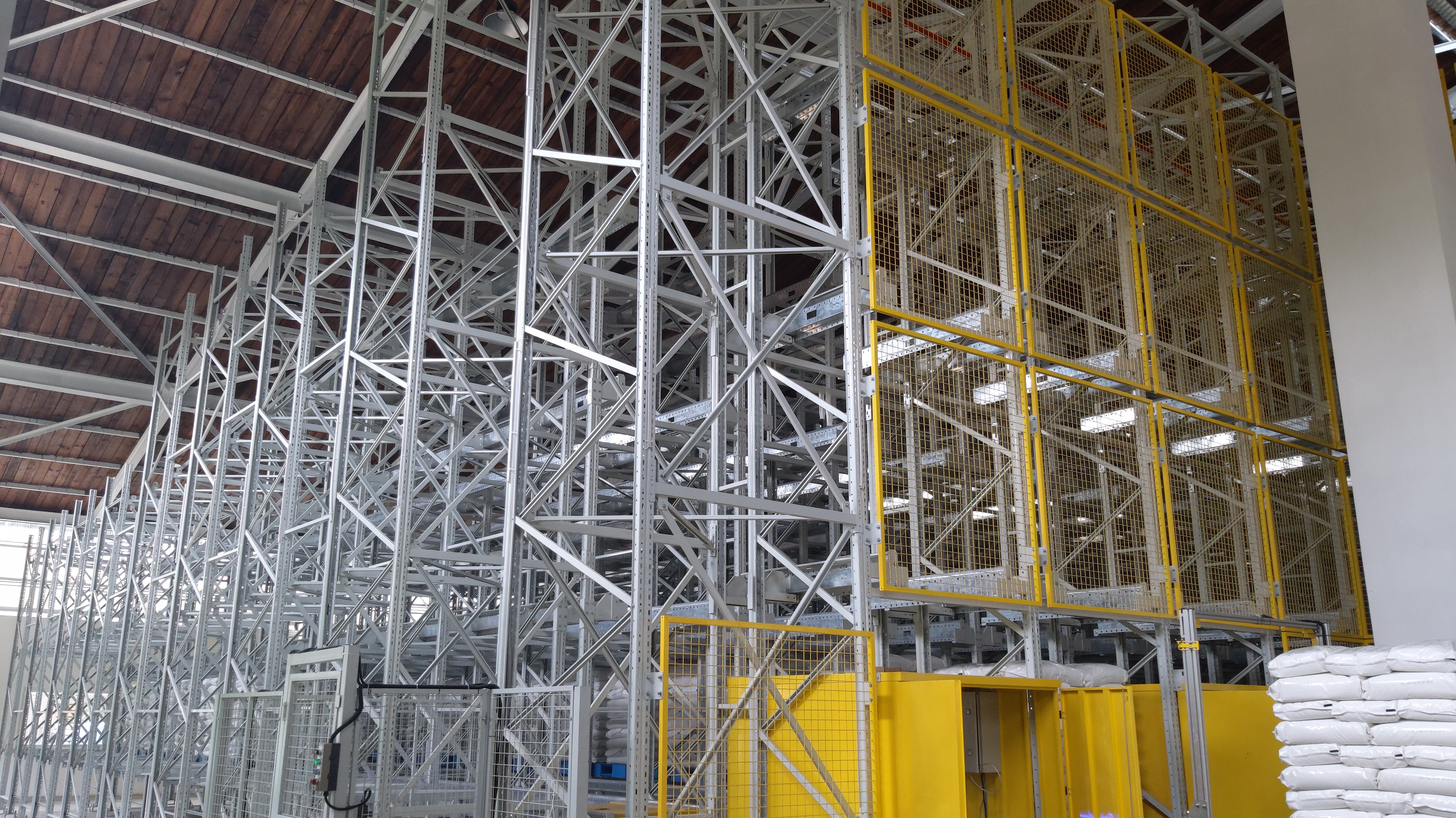 智能倉庫如何實現(xiàn)智能化管理？