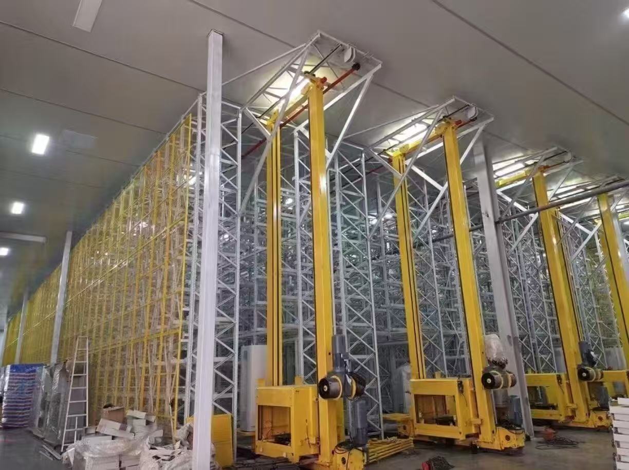 堆垛自動(dòng)化立體倉庫的高層貨架是如何取貨的?