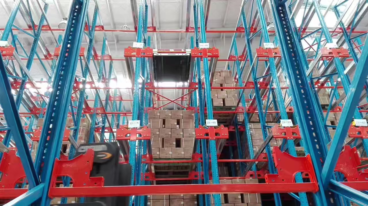 四向穿梭車立庫如何實(shí)現(xiàn)儲(chǔ)存量跨越式提升?